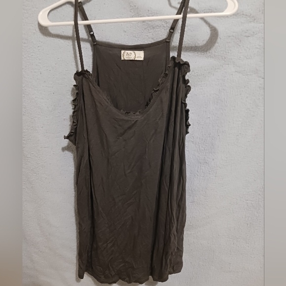 Dark gray ruffle neck tank - Picture 1 of 4